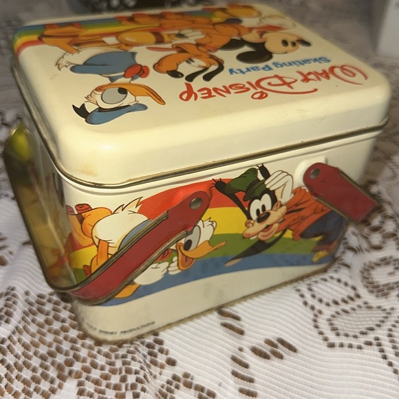 Walt Disney Skating Party Tin with handles - Picture 3 of 7